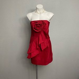 Georgina Chapman.    Strapless dress